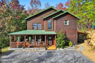 2489 Upper Middle Creek Rd, Sevierville, TN 37876