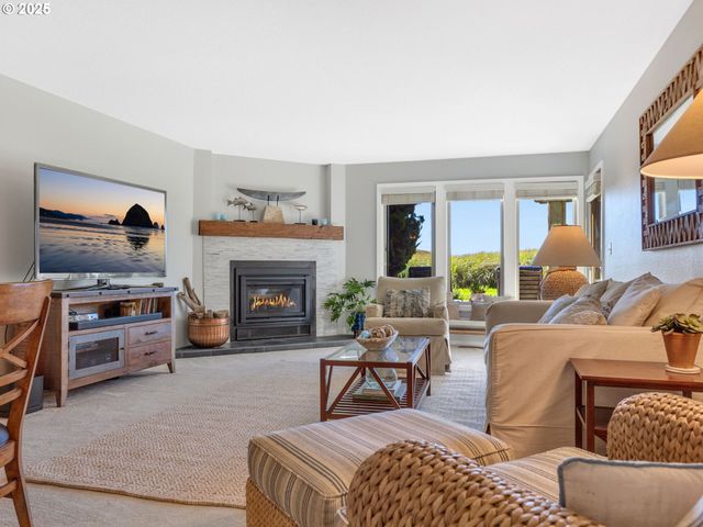 753 N BREAKERS POINT Dr 753, Cannon Beach, OR 97110