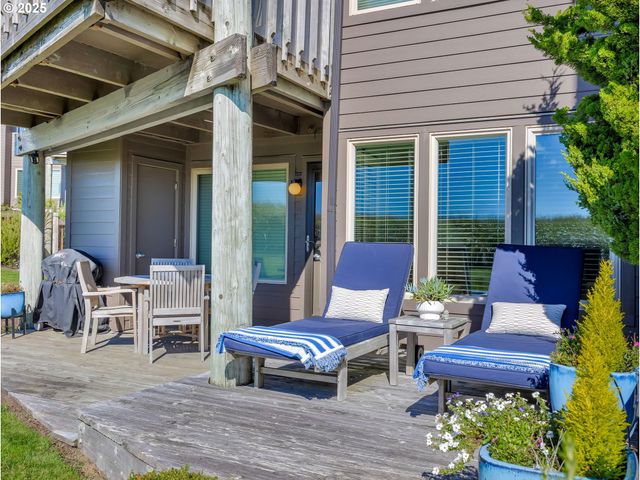 753 N BREAKERS POINT Dr 753, Cannon Beach, OR 97110