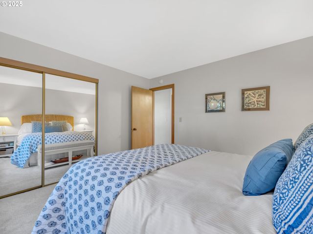 753 N BREAKERS POINT Dr 753, Cannon Beach, OR 97110