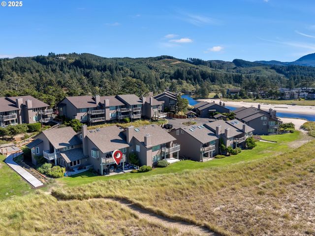 753 N BREAKERS POINT Dr 753, Cannon Beach, OR 97110
