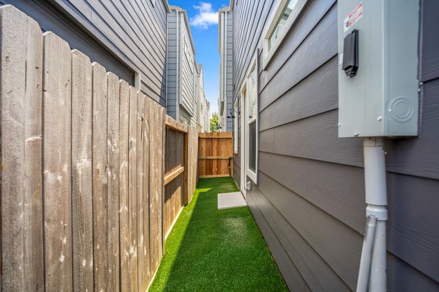 5229 Hillman Street A, Houston, TX 77023