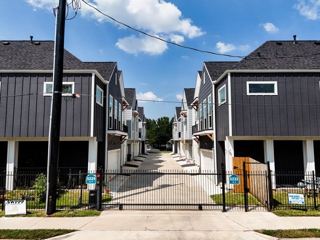 5229 Hillman Street A, Houston, TX 77023