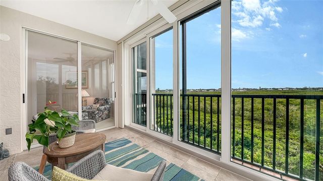5420 EAGLES POINT CIRCLE 206, Sarasota, FL 34231