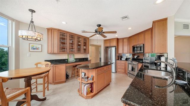 5420 EAGLES POINT CIRCLE 206, Sarasota, FL 34231