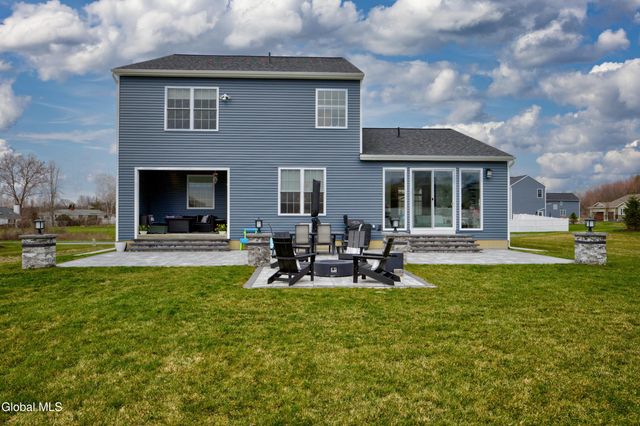 10 Penfield Drive, Clifton Park, NY 12148