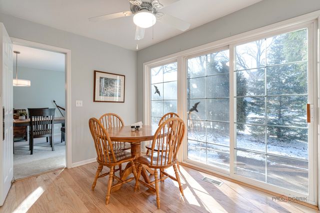 22 Ashford Court, Lincolnshire, IL 60069