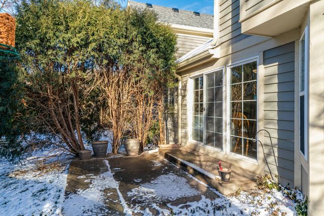 22 Ashford Court, Lincolnshire, IL 60069