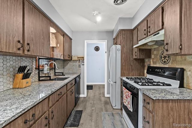 24243 Bashian Drive, Novi, MI 48375