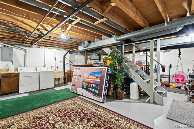 24243 Bashian Drive, Novi, MI 48375