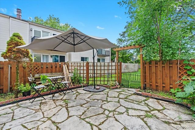 24243 Bashian Drive, Novi, MI 48375