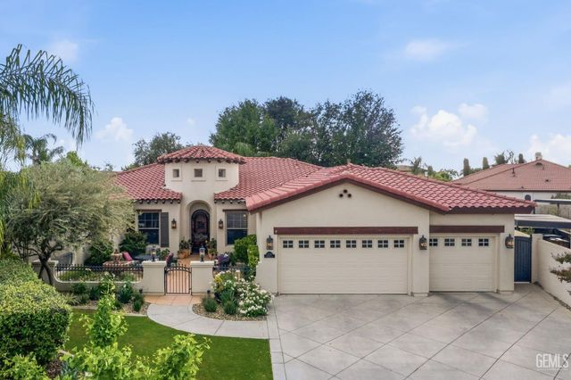 2205 Raleigh Court, Bakersfield, CA 93311