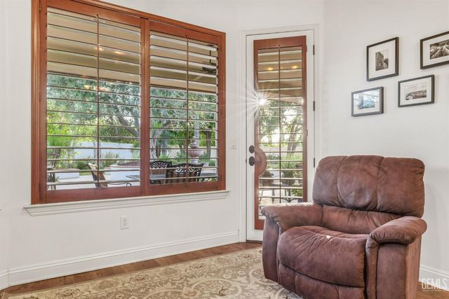 2205 Raleigh Court, Bakersfield, CA 93311