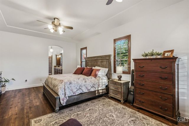 2205 Raleigh Court, Bakersfield, CA 93311