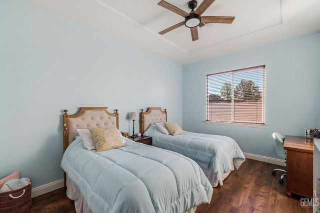 2205 Raleigh Court, Bakersfield, CA 93311