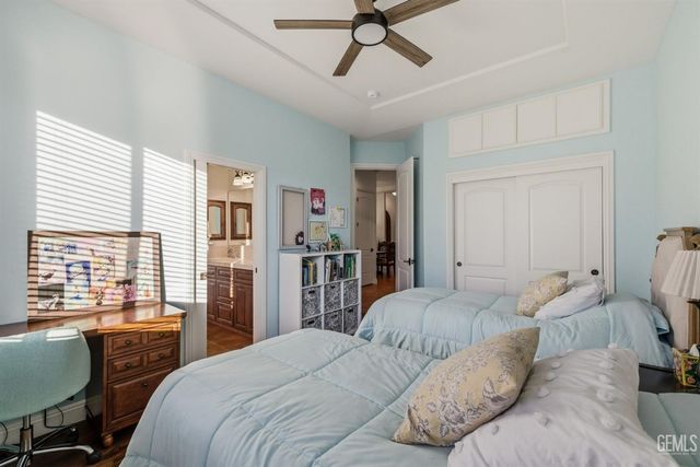 2205 Raleigh Court, Bakersfield, CA 93311