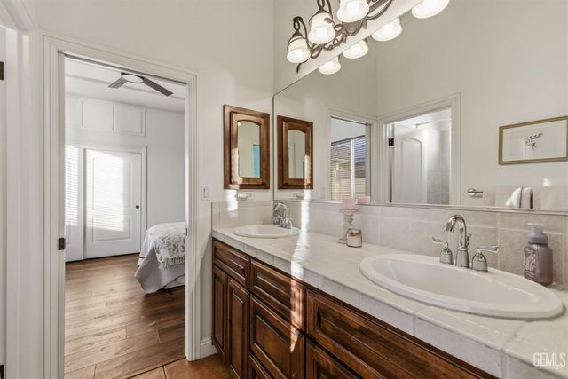 2205 Raleigh Court, Bakersfield, CA 93311