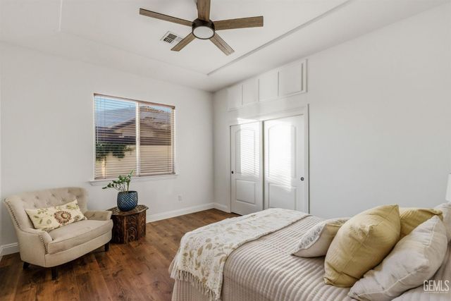 2205 Raleigh Court, Bakersfield, CA 93311