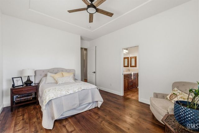 2205 Raleigh Court, Bakersfield, CA 93311