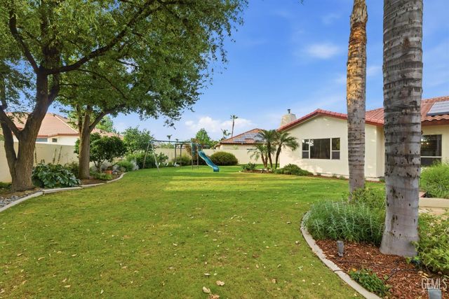 2205 Raleigh Court, Bakersfield, CA 93311