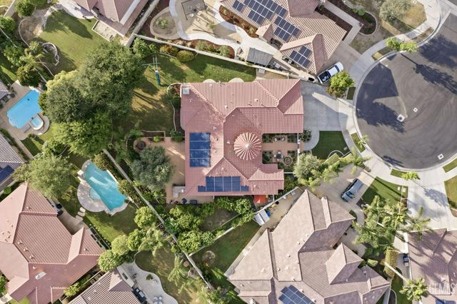 2205 Raleigh Court, Bakersfield, CA 93311