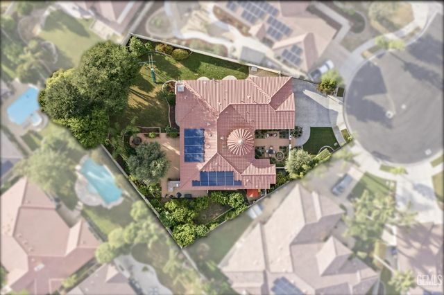 2205 Raleigh Court, Bakersfield, CA 93311