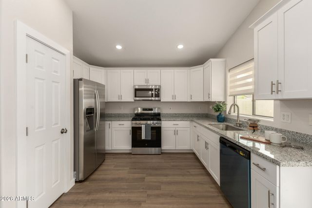 2737 E CATALINA Avenue, Mesa, AZ 85204