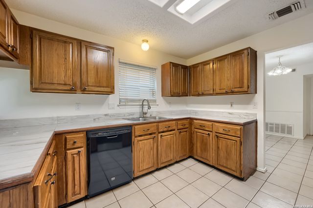 2533 Montebello, San Antonio, TX 78259