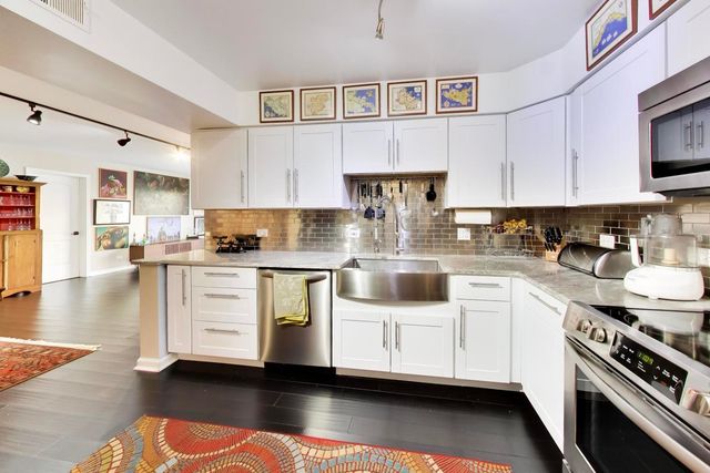 235 Ridge Road 1F, Wilmette, IL 60091