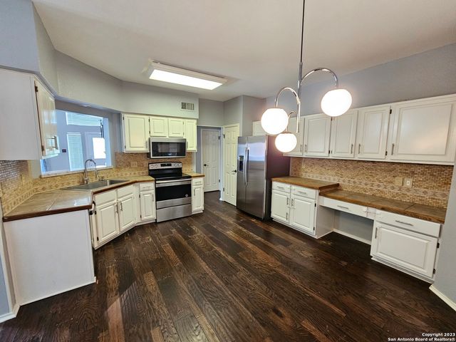 7315 TALL CEDAR, San Antonio, TX 78249