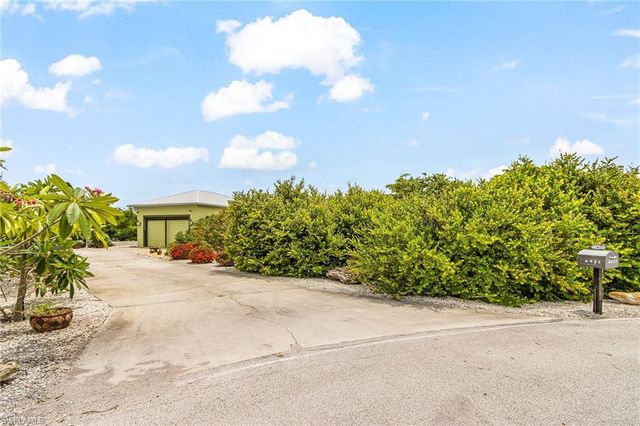 4931 Island Acres CT, St. James City, FL 33956