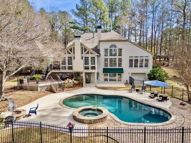 8170 Hurakan Creek Crossing, Cumming, GA 30028