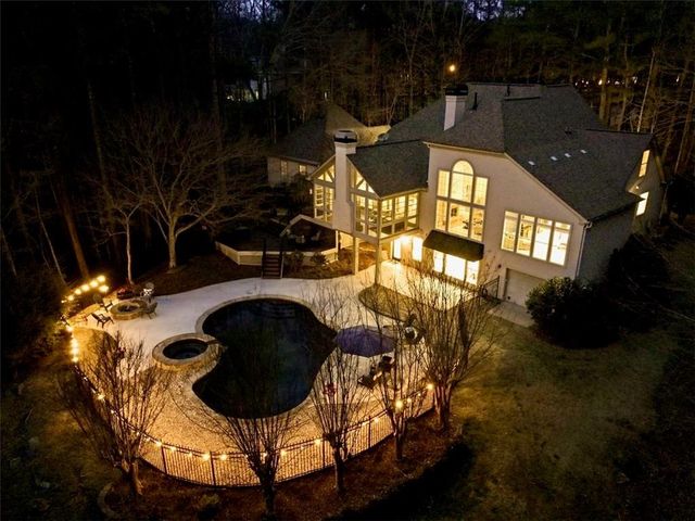 8170 Hurakan Creek Crossing, Cumming, GA 30028