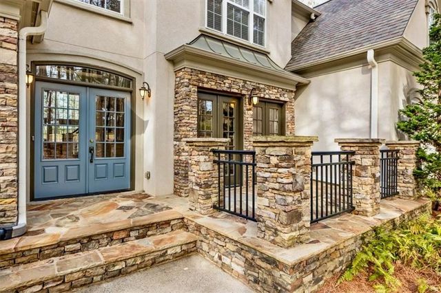 8170 Hurakan Creek Crossing, Cumming, GA 30028