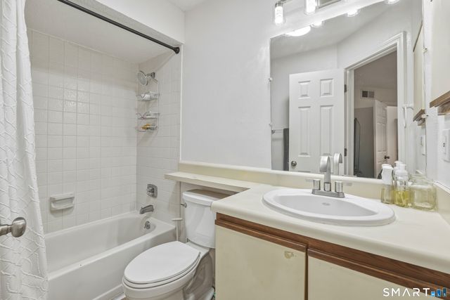 299 Carriage Crossing Lane 299, Middletown, CT 06457