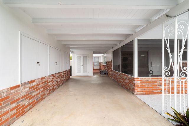 2001 NE 30th Street, Fort Lauderdale, FL 33306