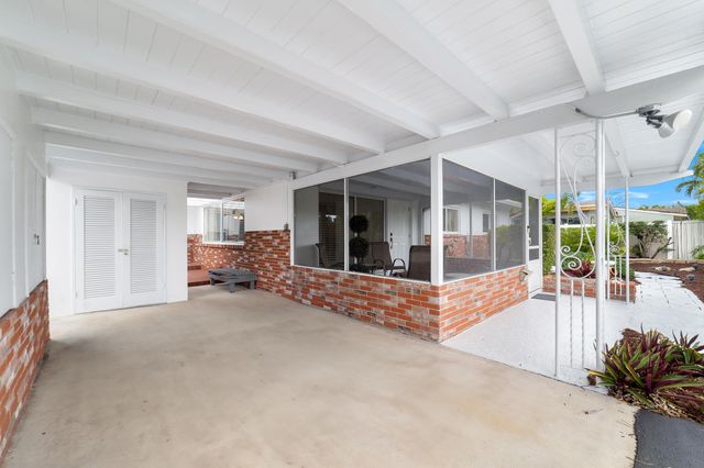 2001 NE 30th Street, Fort Lauderdale, FL 33306