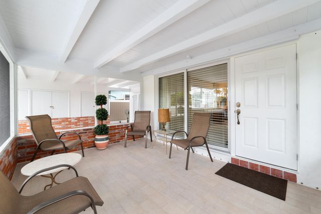 2001 NE 30th Street, Fort Lauderdale, FL 33306