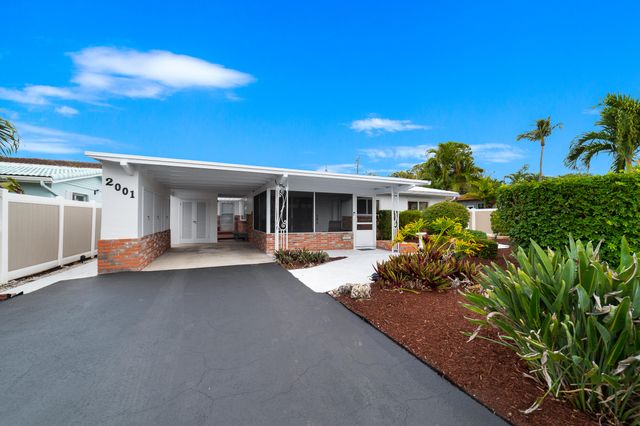 2001 NE 30th Street, Fort Lauderdale, FL 33306