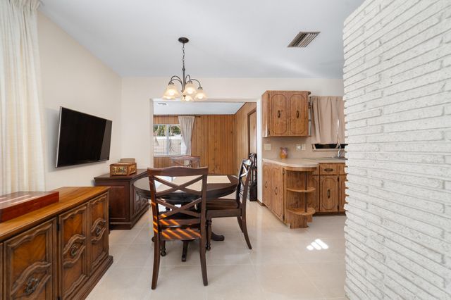 2001 NE 30th Street, Fort Lauderdale, FL 33306