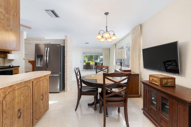 2001 NE 30th Street, Fort Lauderdale, FL 33306