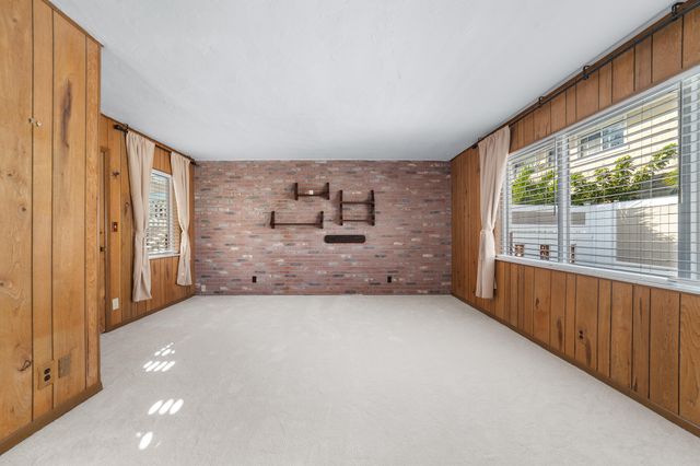 2001 NE 30th Street, Fort Lauderdale, FL 33306