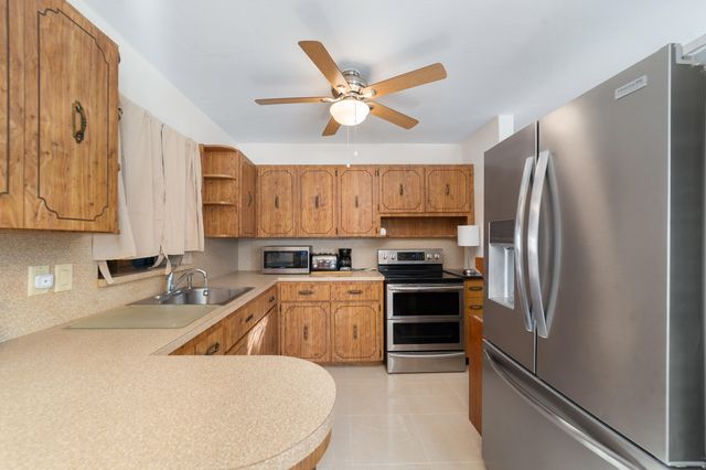 2001 NE 30th Street, Fort Lauderdale, FL 33306