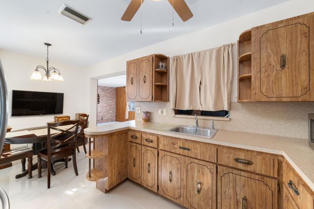 2001 NE 30th Street, Fort Lauderdale, FL 33306