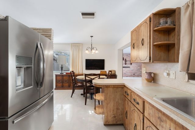 2001 NE 30th Street, Fort Lauderdale, FL 33306