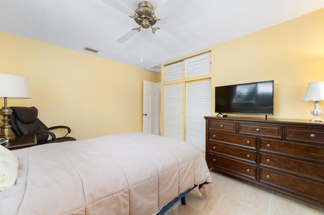 2001 NE 30th Street, Fort Lauderdale, FL 33306