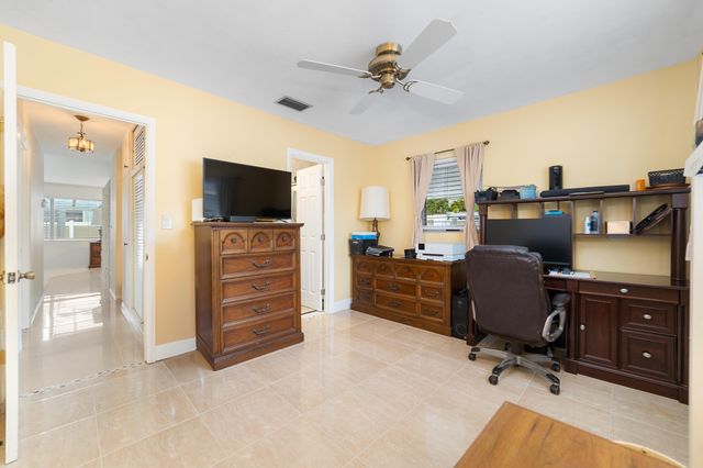 2001 NE 30th Street, Fort Lauderdale, FL 33306