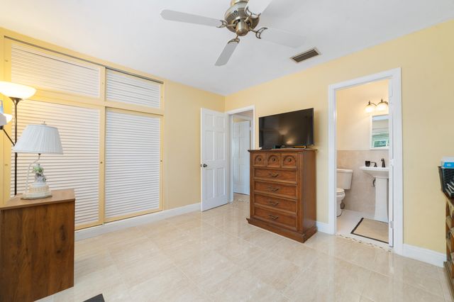 2001 NE 30th Street, Fort Lauderdale, FL 33306