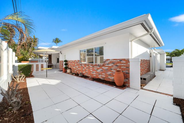 2001 NE 30th Street, Fort Lauderdale, FL 33306