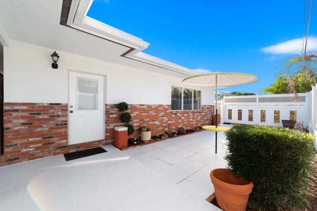 2001 NE 30th Street, Fort Lauderdale, FL 33306